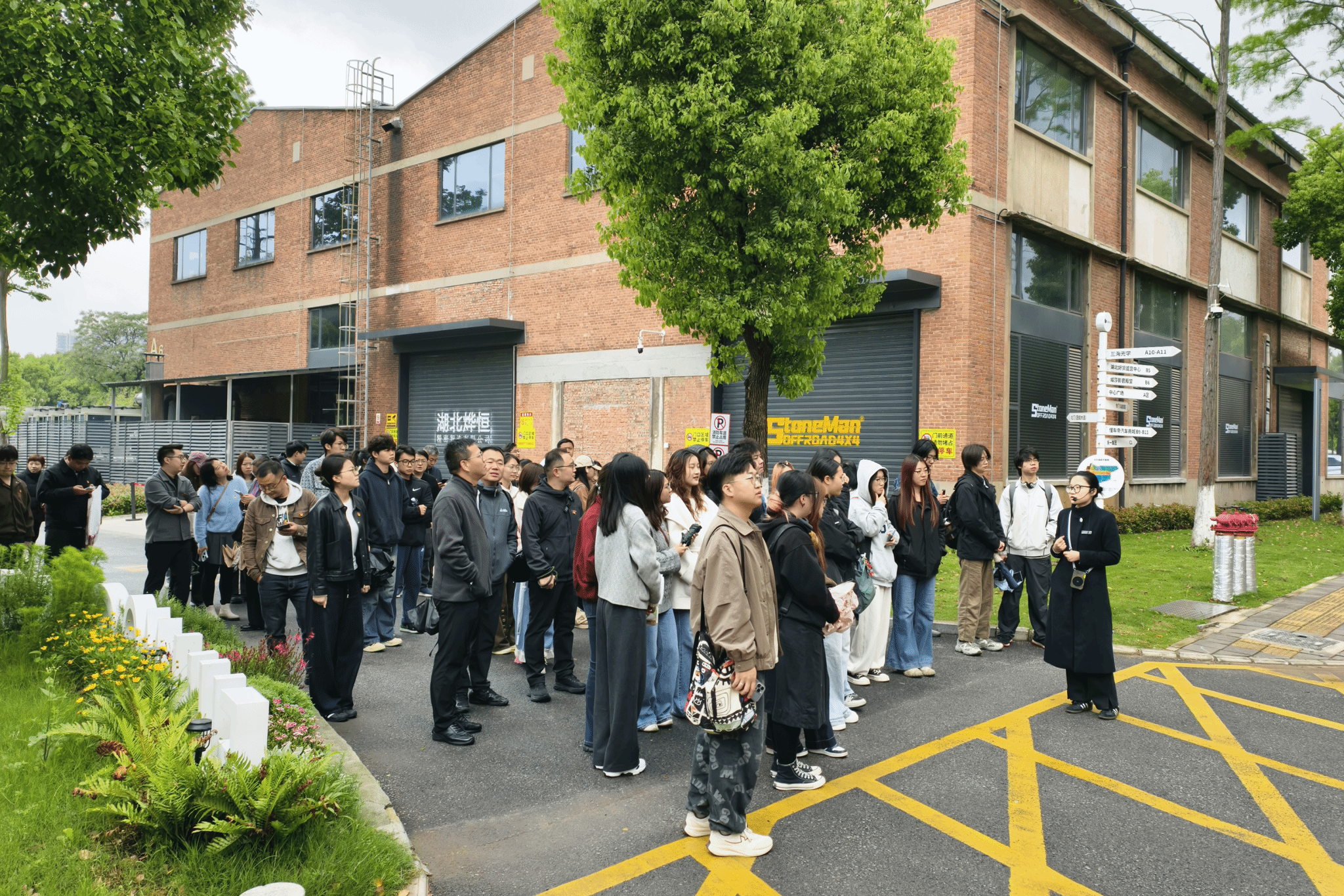 党建引领 产教融合-伟德国际victor·1946源自环境设计系师生党支部与中南建筑设计院开展党建联学联建活动